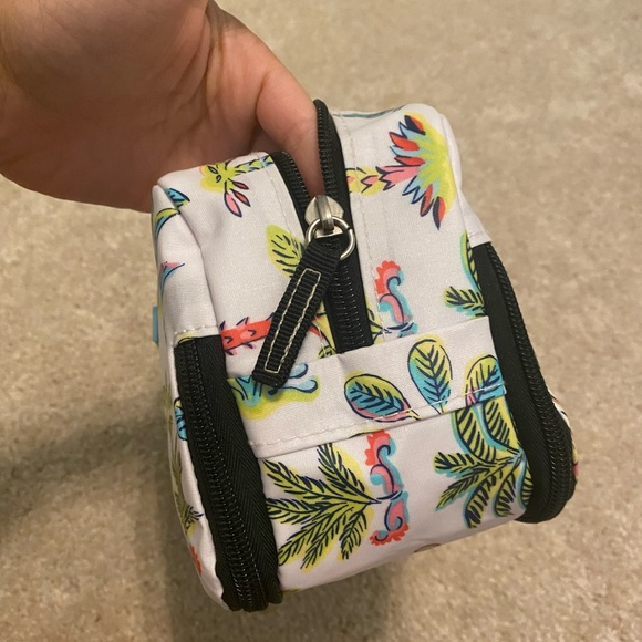 SCOUT 3-Way Bag - Travel Makeup Pouch and Toiletry Bag - Picture 4 of 6